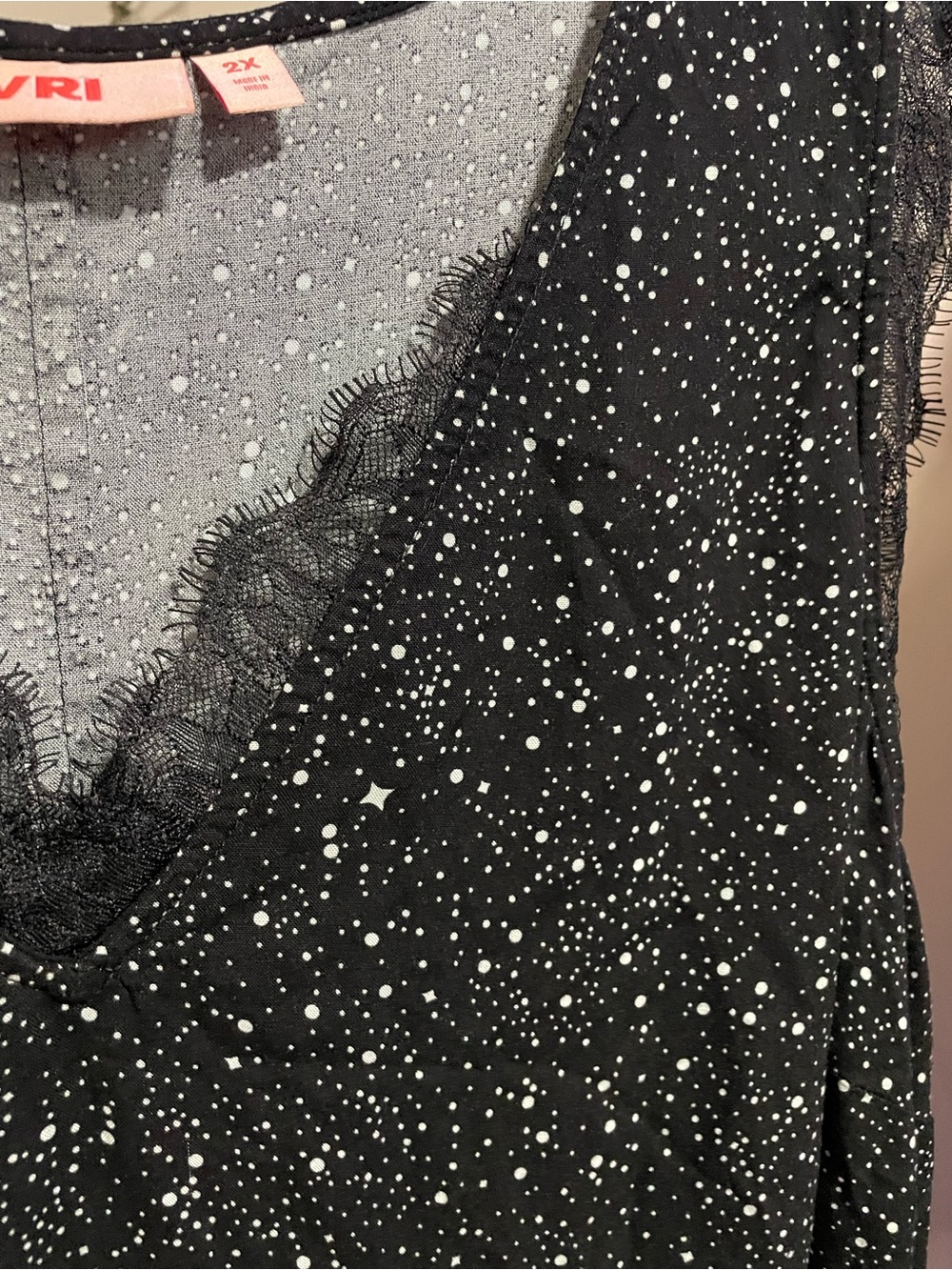 EVRI Black V-Neck Top - Picture 4 of 6